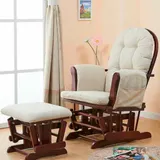 Mecedora de madera caoba con cojines beige y bolsillo lateral junto a su butaco